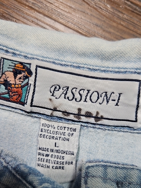 Vintage Light Wash Denim Button-Down Shirt with Cardinal Embroidery, Size Large - Picture 2 of 13